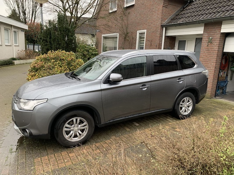 Mitsubishi Outlander Phev Business Edition Review