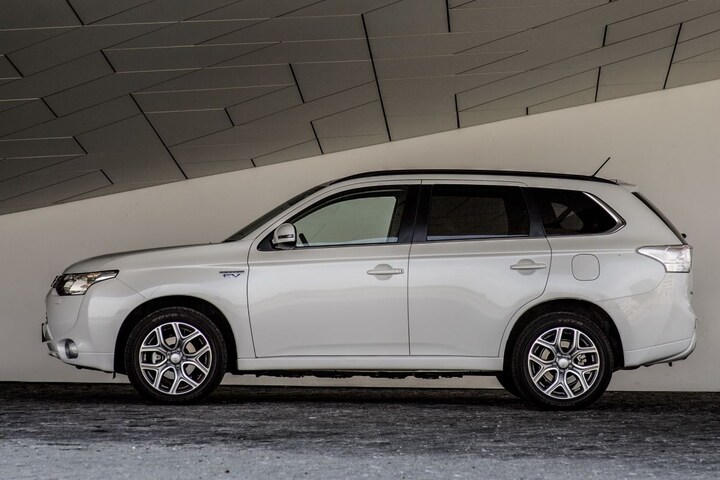 Mitsubishi Outlander Phev Business Edition Review