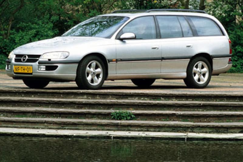 Opel Omega Stationwagon 2 5 TD MV6 1997 Autotest AutoWeek