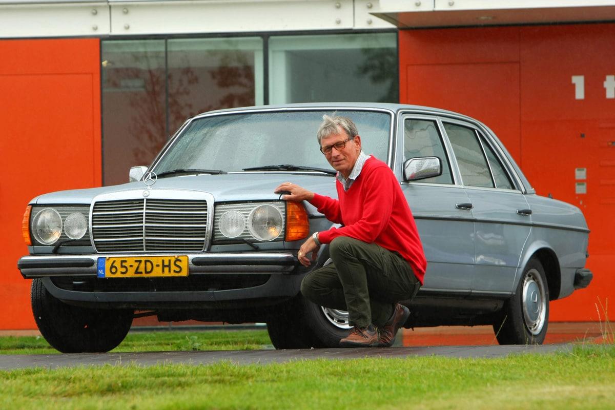 Klokje Rond Mercedes Benz 300 D AutoWeek