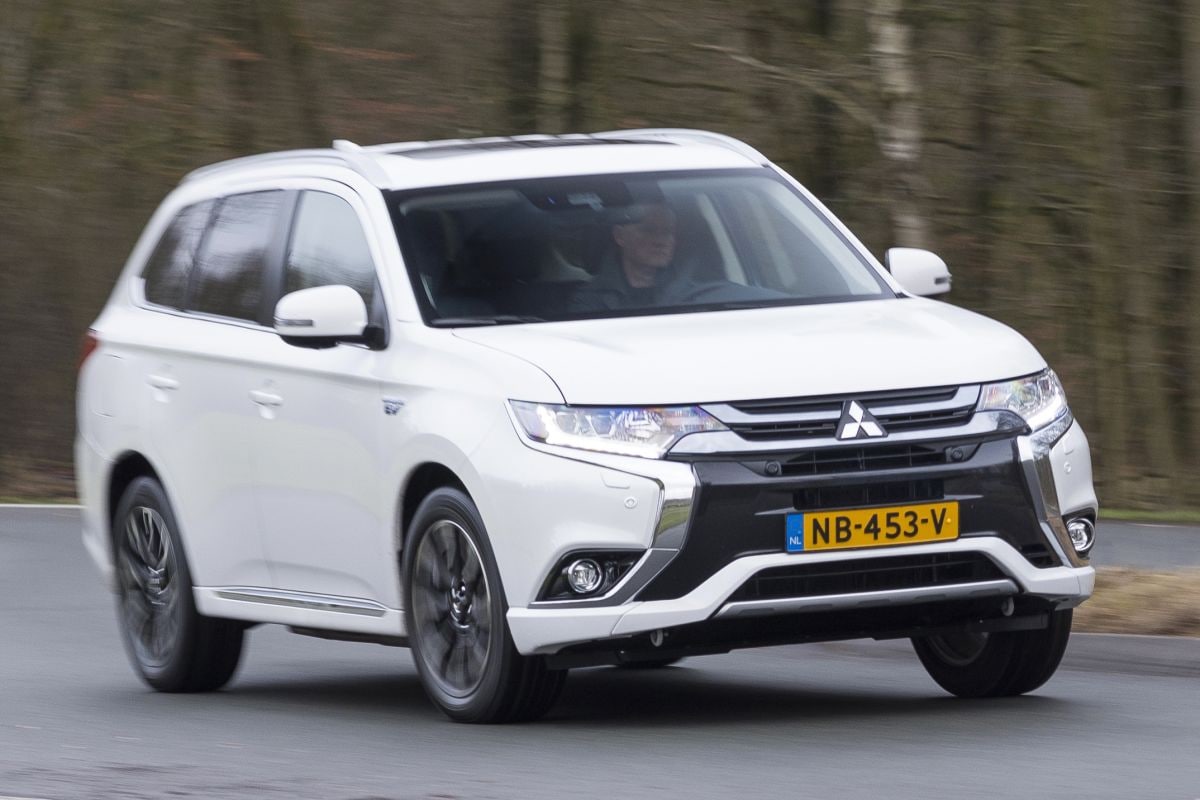 Praktijkverbruik Mitsubishi Outlander PHEV AutoWeek