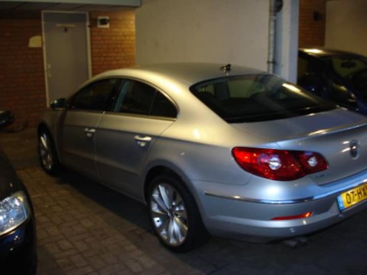 Volkswagen Passat CC (2009)