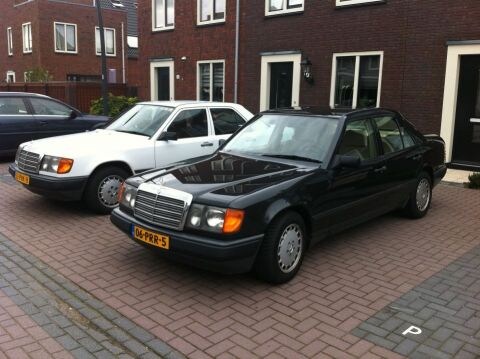 Mercedes-Benz 300 E (1986)