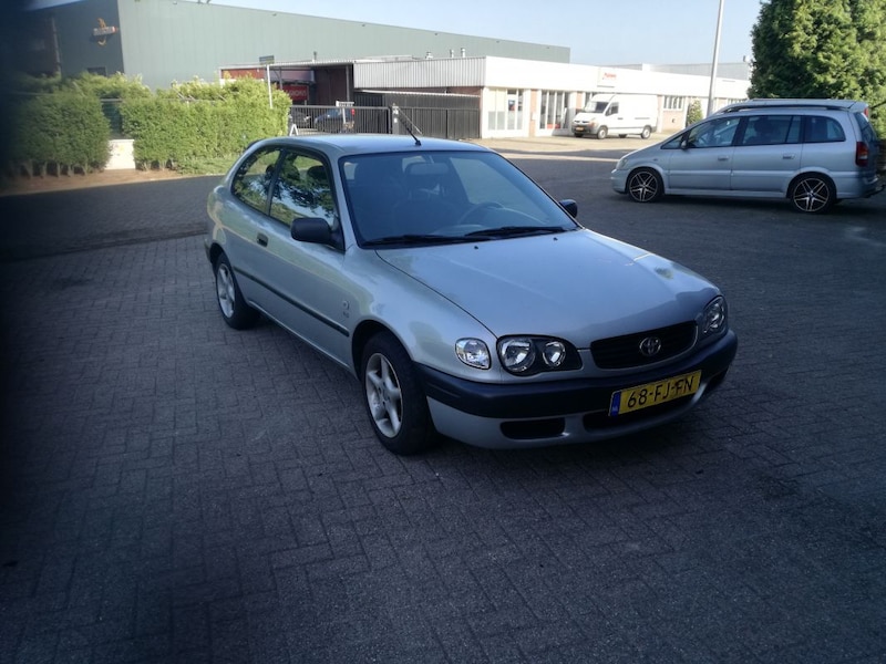 Toyota Corolla 1.4 16v VVT-i Linea Terra (2000)