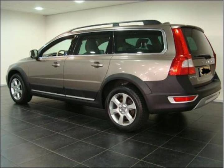 Volvo XC70 D5 AWD Summum (2008)