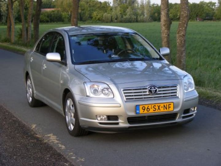 Toyota Avensis 1.8 16v VVT-i Linea Sol