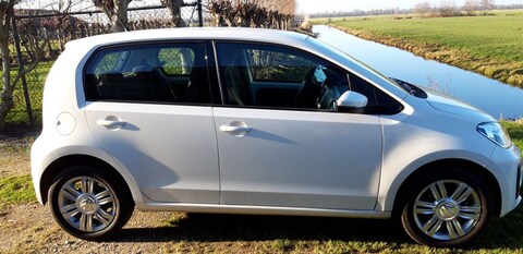 Volkswagen Up 1.0 60pk high up!