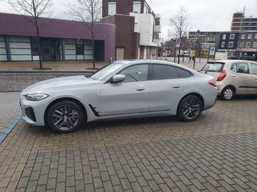 BMW i4 eDrive40 (2023)