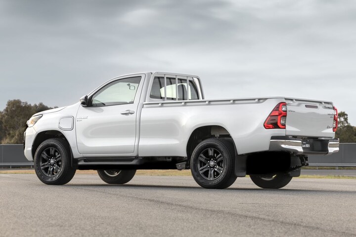 Toyota Hilux Revo BEV Concept