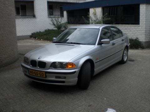 BMW 318i (2001)