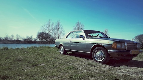 Mercedes-Benz 230 CE