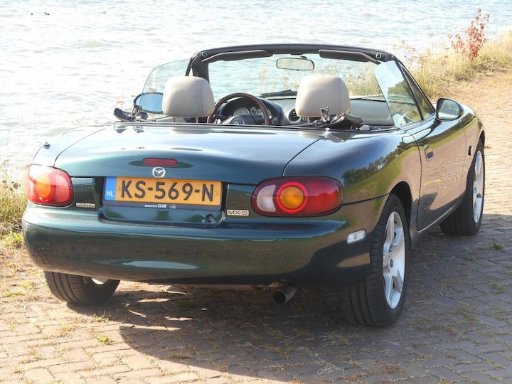 Mazda MX-5 1.8 (2000)