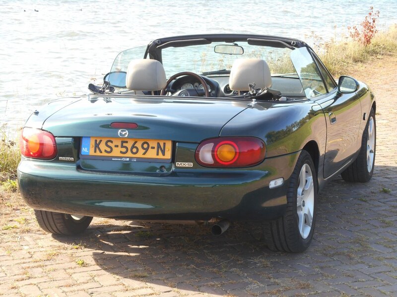 Mazda MX-5 1.8 (2000)