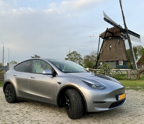Tesla Model Y Long Range AWD