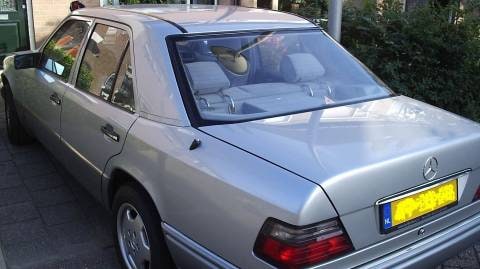 Mercedes-Benz E 320 (1993)