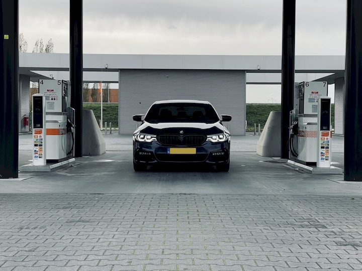 BMW 530e (2017)
