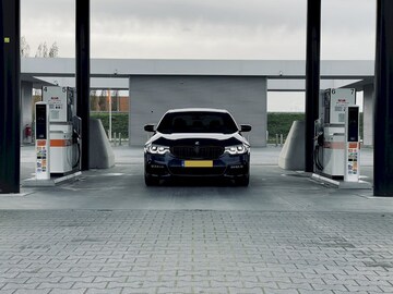 BMW 530e (2017)