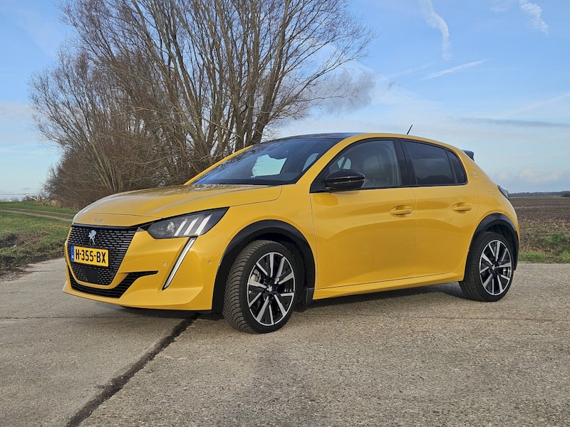 Peugeot 208 GT 1.2 PureTech 100 (2020)