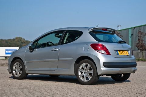 Peugeot 207 XS Pack 1.6-16V (2006)