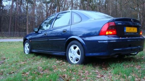 Opel Vectra 1.6i-16V Pearl (2000)