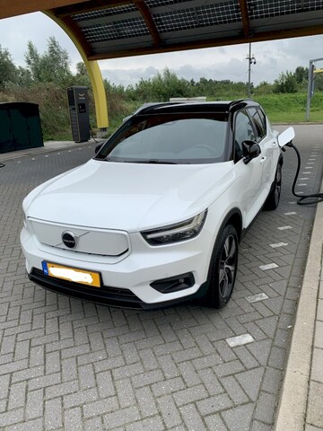 Volvo XC40 Recharge P8 AWD (2021)