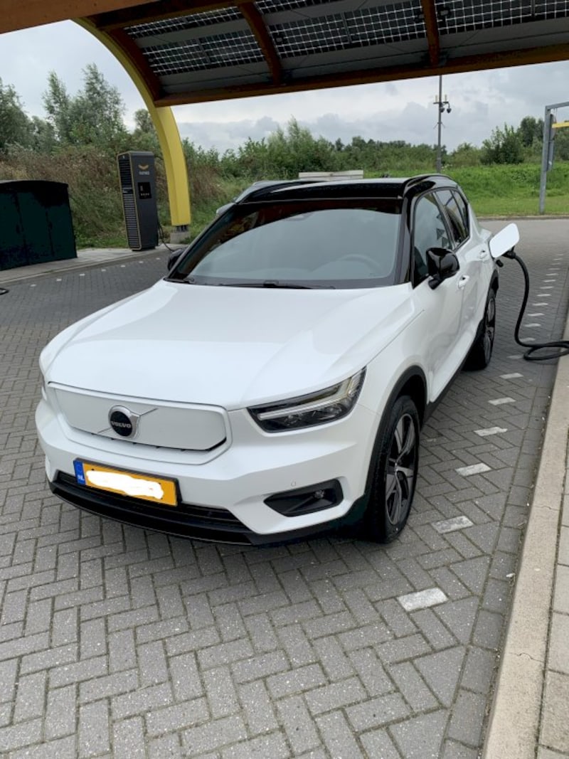 Volvo XC40 Recharge P8 AWD (2021)