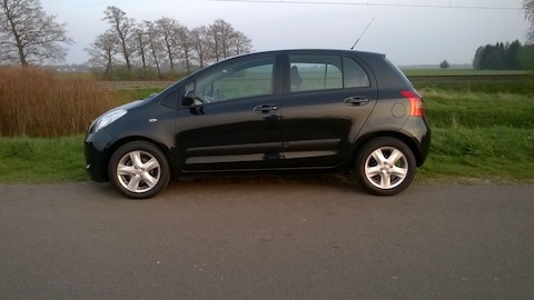 Toyota Yaris 1.3 16v VVT-i Linea Luna