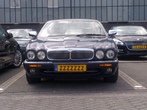 Daimler Super V8 LWB (1999)