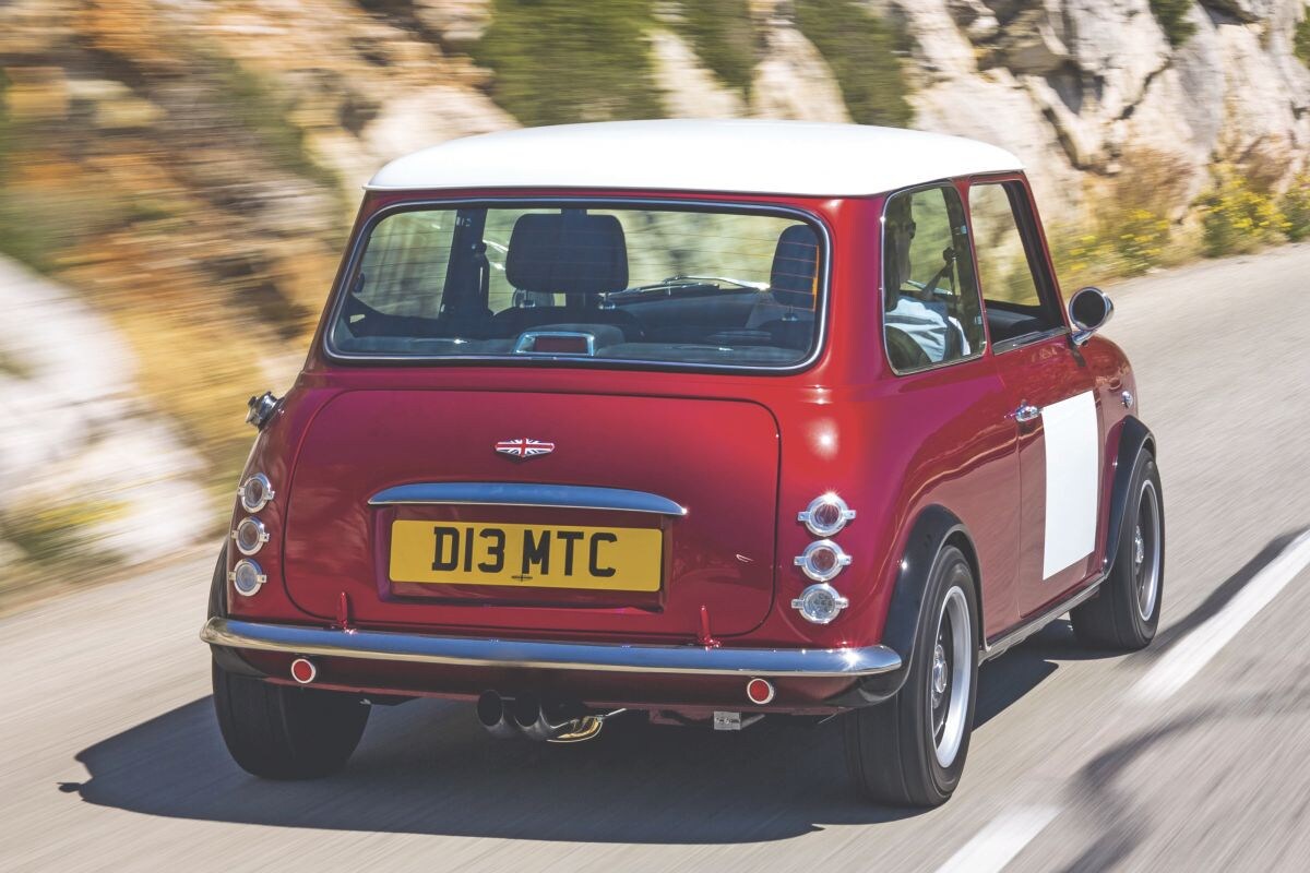Test: David Brown Mini Remastered - AutoWeek