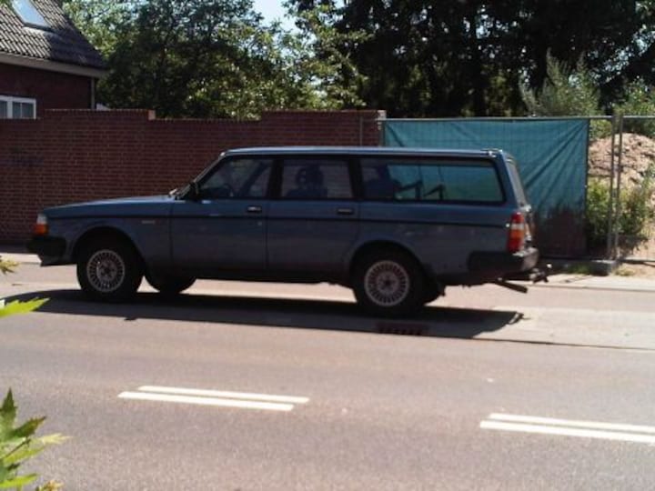 Volvo 240 GL Diesel Estate (1985)