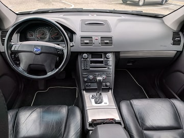 Volvo XC90 D5 Momentum (2007)