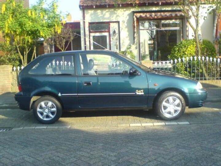Suzuki Swift 1.0 GLS
