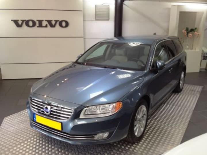 Volvo V70 D2 Momentum (2013)