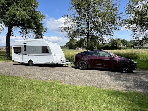 Tesla Model Y Long Range AWD (2023)
