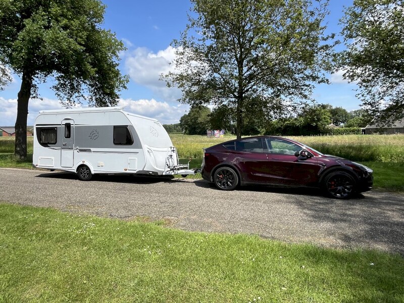 Tesla Model Y Long Range AWD (2023)