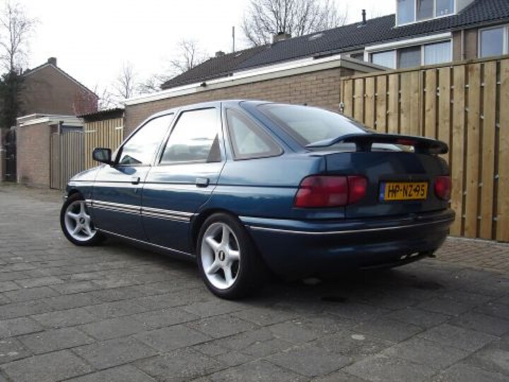 Ford Escort 1.6i CLX