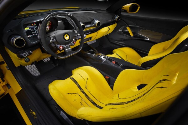 Ferrari 812 Competizione Tailor Made