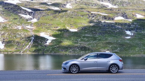 Seat Leon 1.5 TSI 130pk FR Business Intense