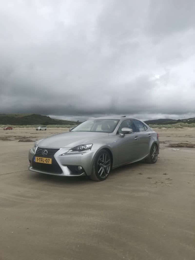 Lexus IS 300h Luxury Line (2014)