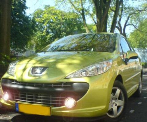 Peugeot 207 XS Première 1.4-16V (2006)