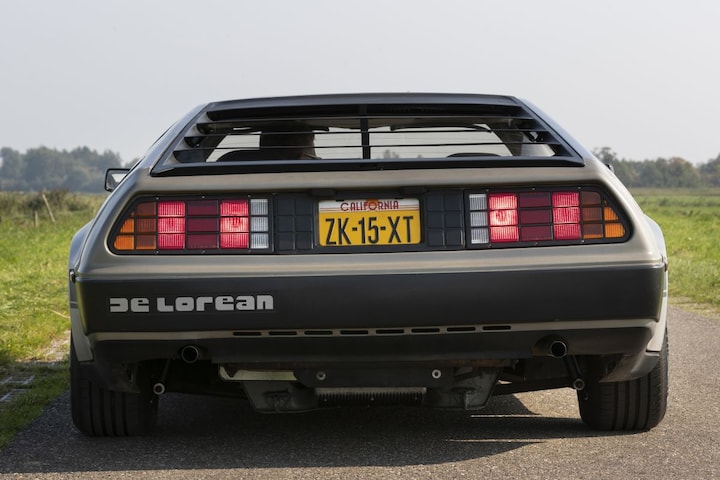DeLorean DMC-12