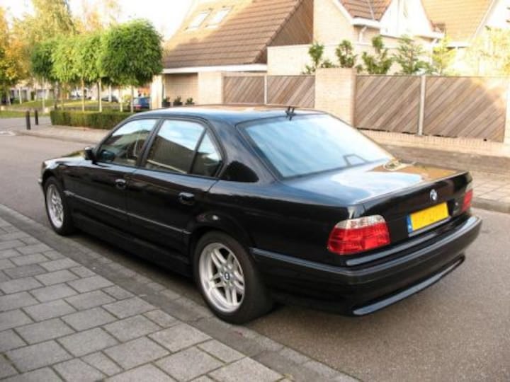 BMW 728i Executive