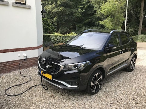 MG ZS EV Luxury (2020)