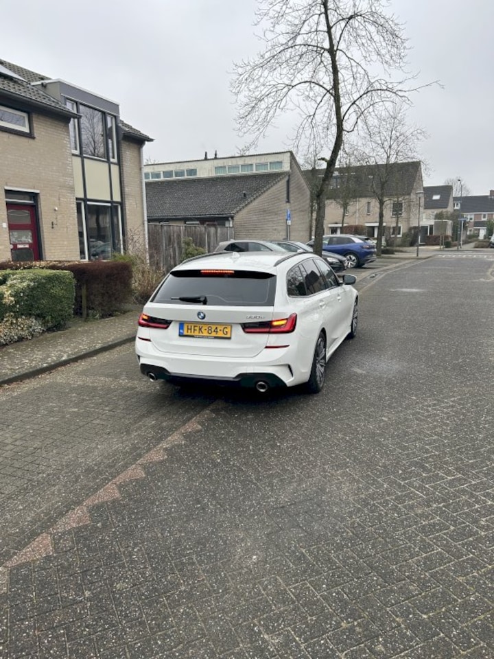 BMW 330e Touring Business Edition Plus (2021)