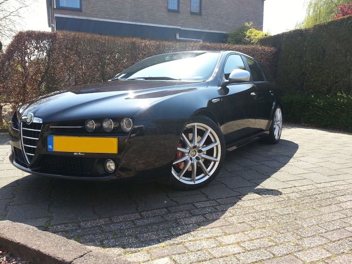Alfa Romeo 159 Sportwagon 2.4 JTDm 20v TI (2008)