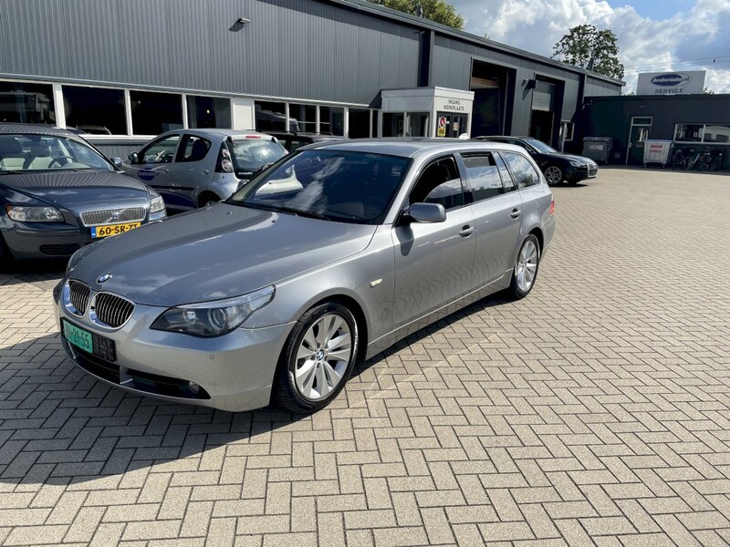 BMW 525i Touring High Executive (2005)