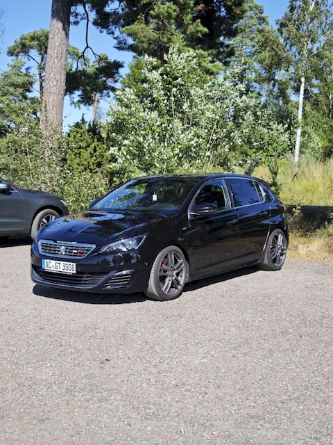 Peugeot 308 GT 1.6 e-THP 205