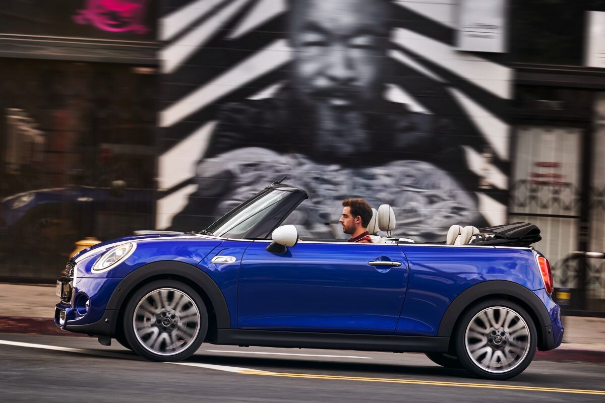 Mini Cabrio Cooper (2019) review - AutoWeek