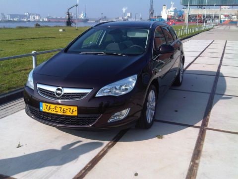 Opel Astra Sports Tourer 1.4 100pk Cosmo (2011)