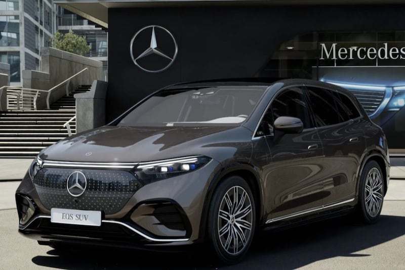 Electric top SUV Mercedes-Benz EQS SUV: more for more